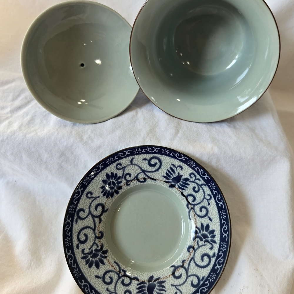 Gaiwan Ceramic Tea Set - Picture 4 of 5
